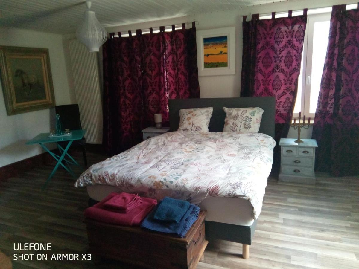 Au Petit Bonheur Bed and Breakfast Courgenay Εξωτερικό φωτογραφία